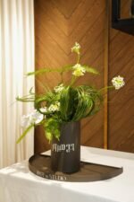 The Hajj Luxury Gift (Vase+Tray+Flower Arrangement)