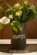 The Hajj Luxury Gift (Vase+Tray+Flower Arrangement) - Image 3